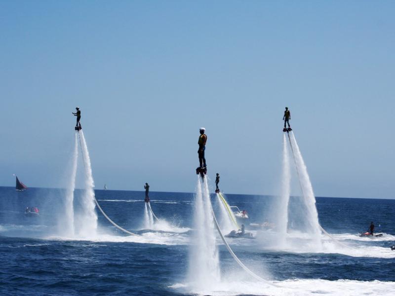 Cavalaire, capital world of the flyboard